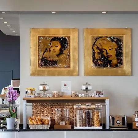 宜必思洛迦诺酒店 3* 洛迦诺