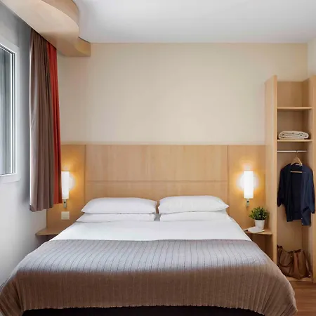 호텔 Ibis 로카르노