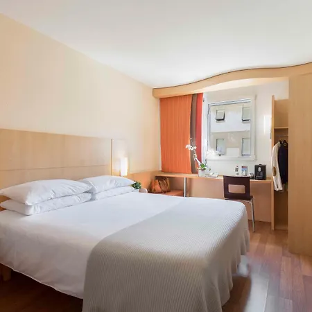 Ibis Отель Локарно