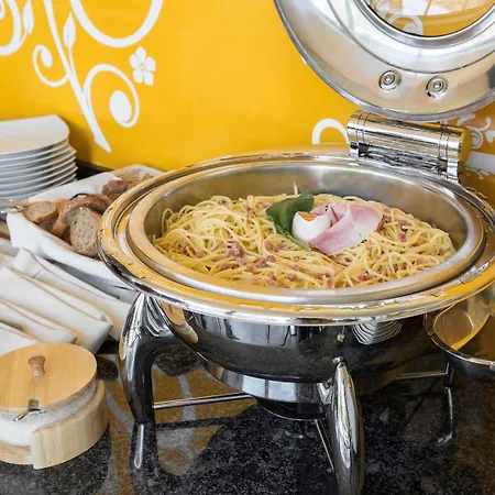 Ibis Hotel 3*