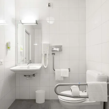 Ibis Hotel 3*